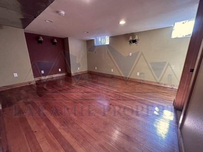 Photo - 916 1/2 Grand Ave