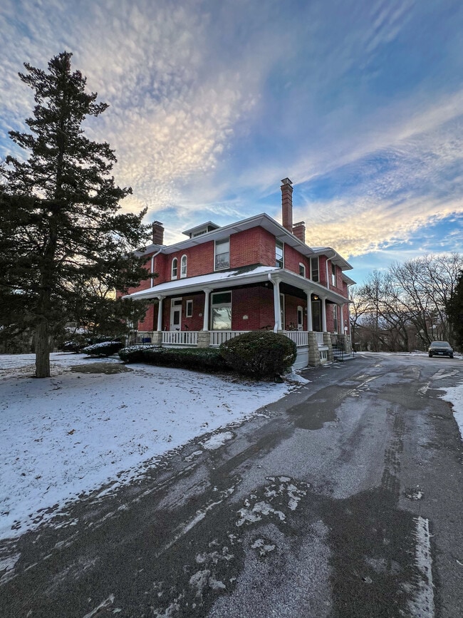 Building Photo - 4380 Central Ave Unit A