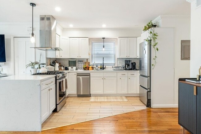 Photo - 640 38th St Unit 1