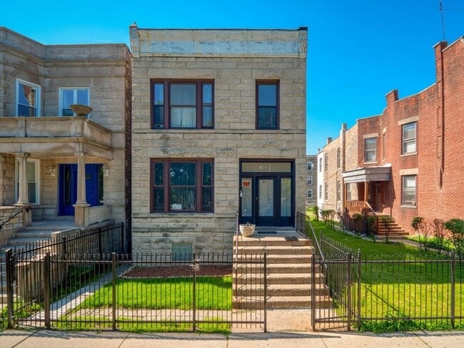 Building Photo - 1649 W Garfield Blvd Rental