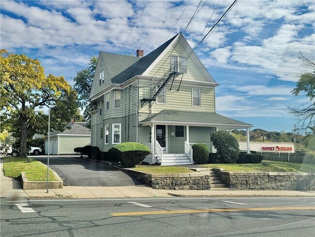 17 Fruit Hill Ave Unit 2