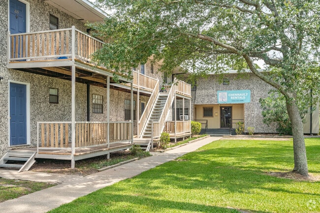 600 Avenue J