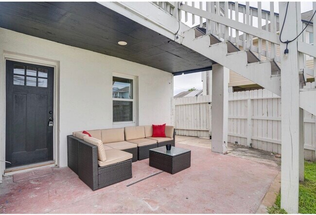 Photo - 5627 Avenue R