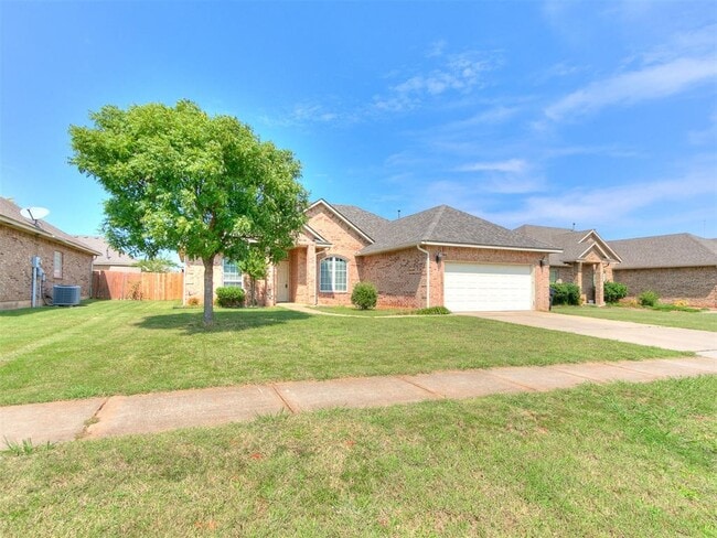 Photo - 929 NE 28th St