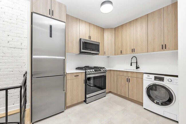 Photo - 227 W 20th St Unit 1B