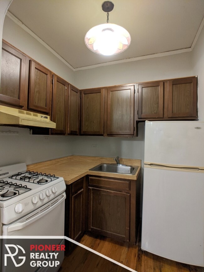 Photo - 832 W Wolfram St Unit 837-101