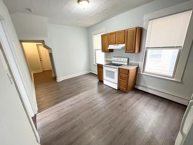 Building Photo - 39 Shepard St Unit First Floor