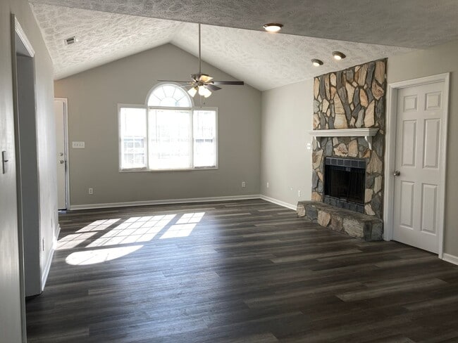 Photo - Newly Remodeled 3 br/2 bath Ranch Home! Minutes from Ft. Bragg, Downtown Fayetteville.