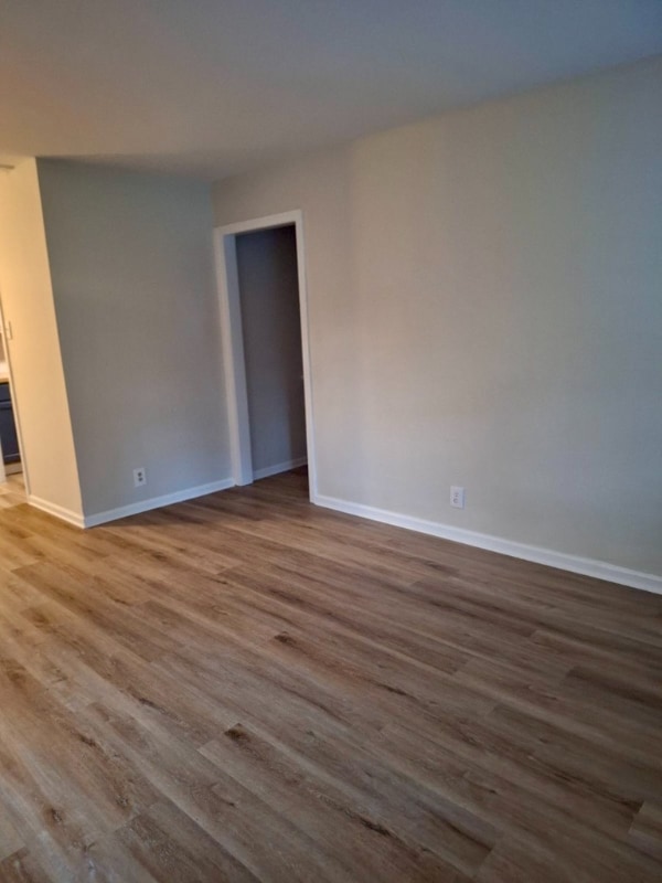 Photo - 2734 Lakehurst Ave