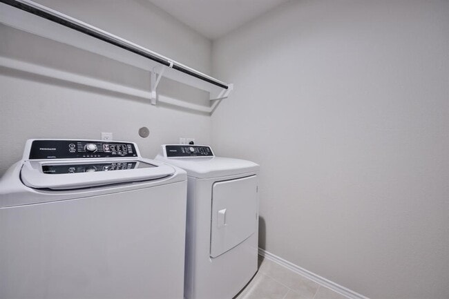 Building Photo - 4814 Vergano Villa Dr
