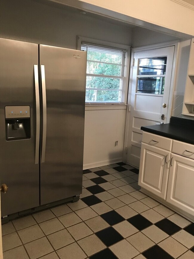 Photo - 1933 Kilburn Dr NE