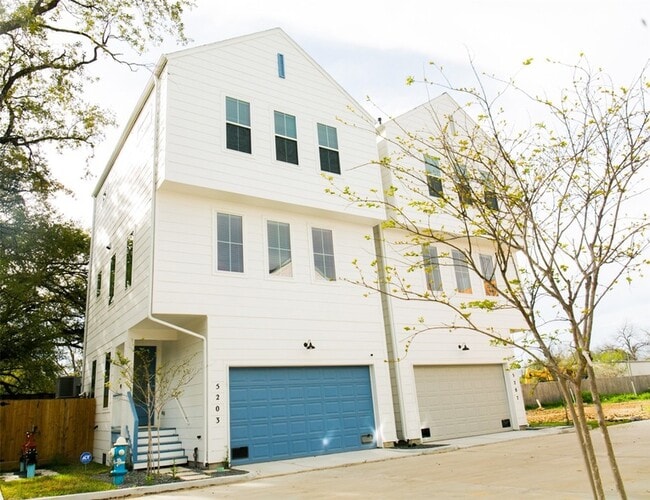 Building Photo - 5203 Burress Springs Ln