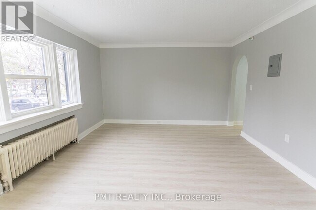 Photo - 8 Wellington St W Unité 4