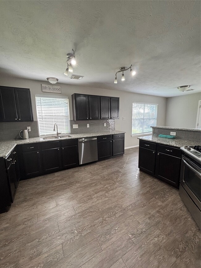 Photo - 1702 Oak Ridge Dr