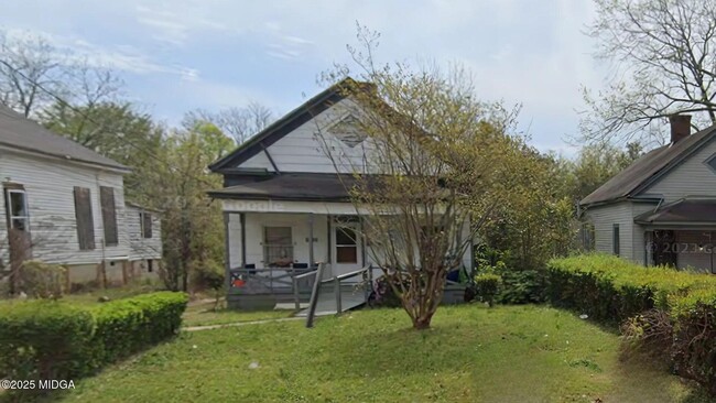 Building Photo - 2112 Jeff Davis St Rental