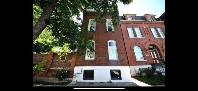 Building Photo - 2862 McNair Ave Rental