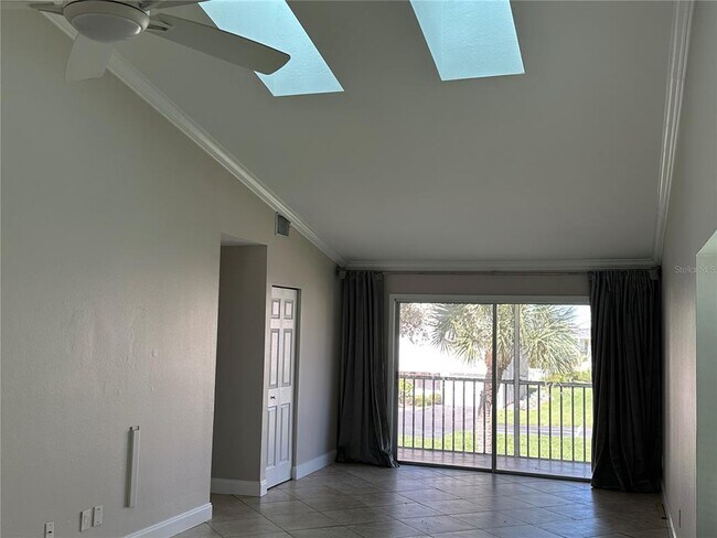 Photo - 230 Sun Vista Ct N