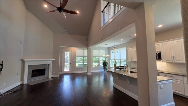 142 Mayfield Dr