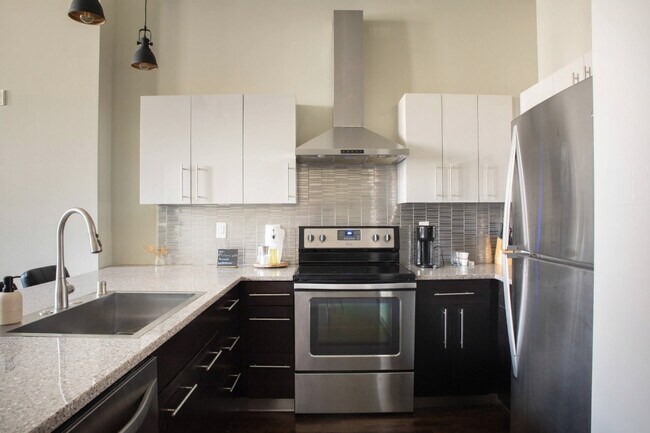 Photo - 225 E Michigan St Unidad ID1379053P