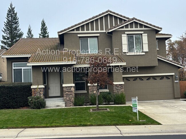 Photo - East Roseville, Tri Level 2657sqft 4 Bed 3 Ba, 3 Car Garage Large Bonus Room, close to Parks, Sho...