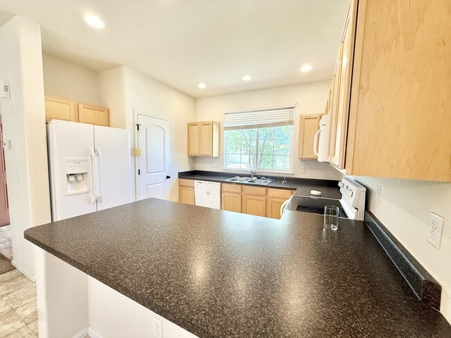 3442 Curlew Dr