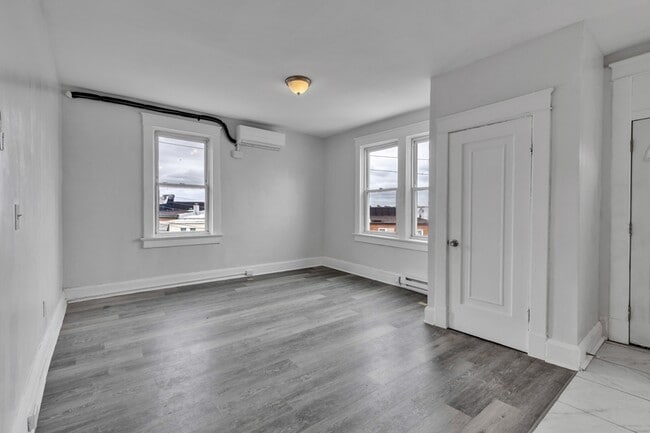 Photo - 3221 The Alameda