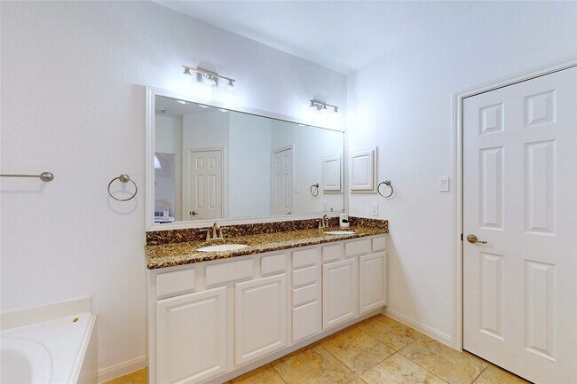 Photo - 18 Avenswood Pl