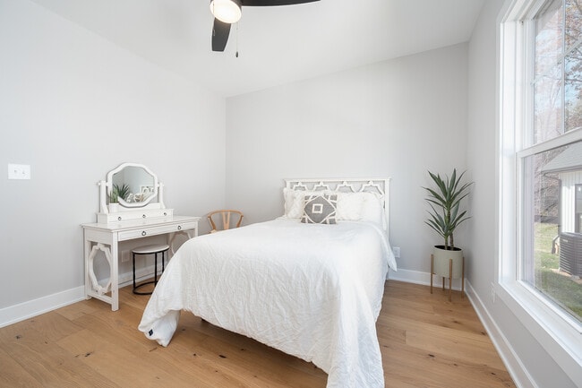 Photo - 217 Bentley Grove Way