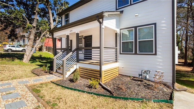 Photo - 870 Gaston St SW