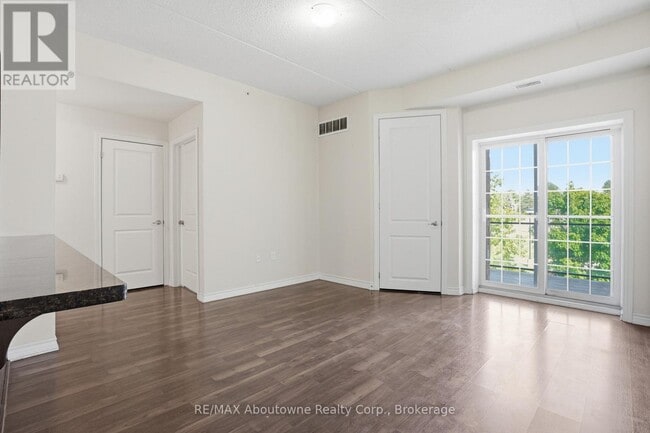 Photo - 1083 Gordon St Unité 310