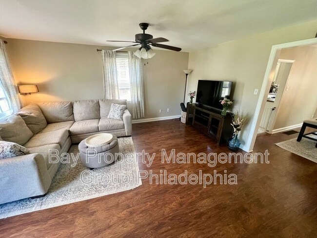 Photo - 4818 Woodland Ave