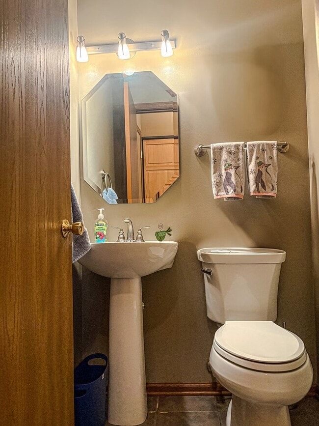 Photo - 1567 Spaulding Rd