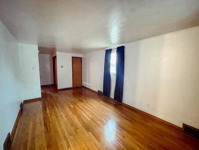 Photo - 528 Cypress Alley