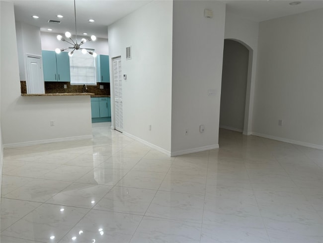 Photo - 3213 NE 5th St