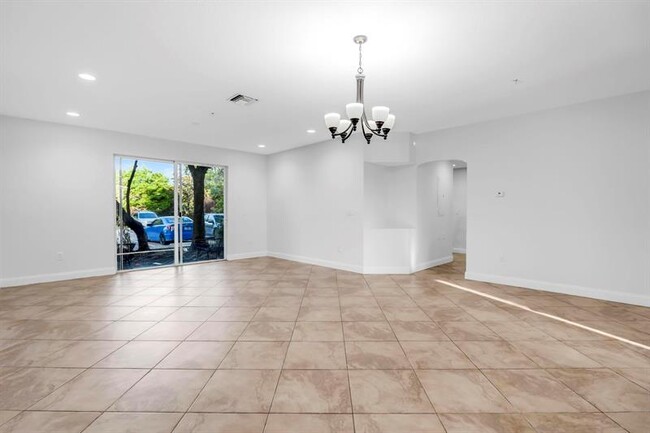 Photo - 5030 SW 126th Ave Unidad 203