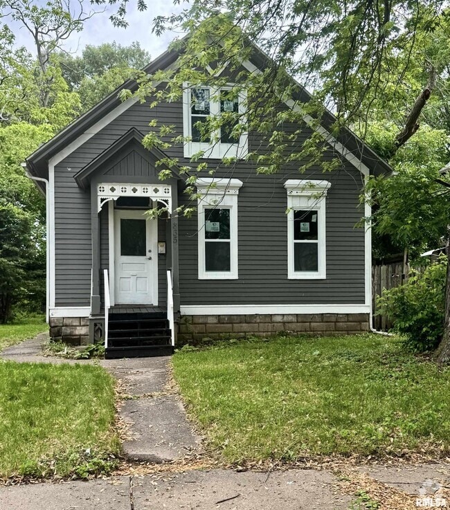 Building Photo - 835 19th St Rental