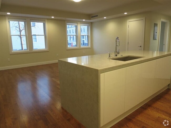 Building Photo - 906 E 2nd St Unit 101 Rental