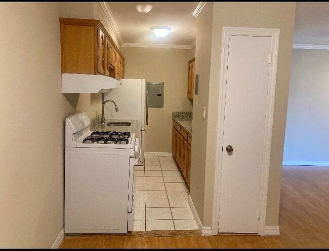 Photo - 10 Longwood Dr Unit 5