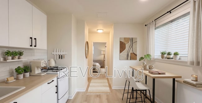 Building Photo - 131 Vine St