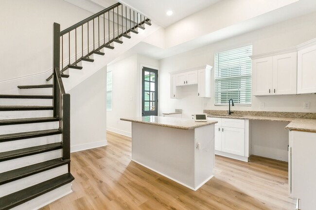 Photo - 2022-24 Bienville St. Apartment Unit 2024 Bienville St