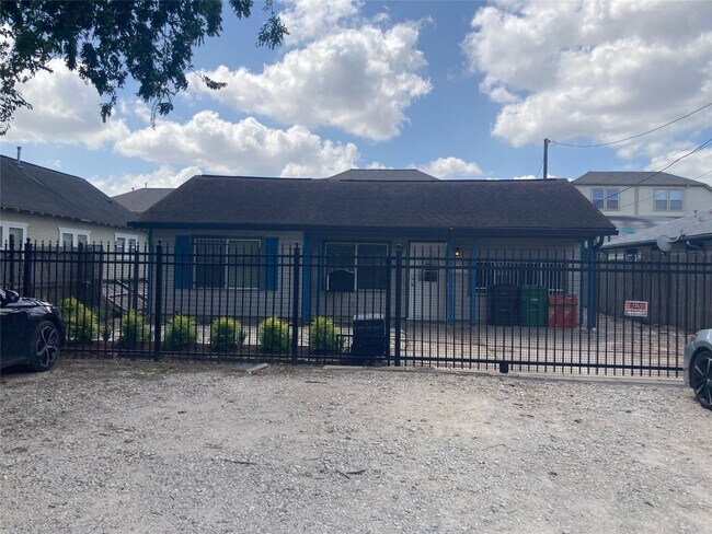 Photo - 1339 Idylwild St