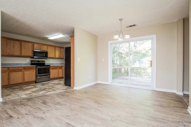 Photo - 65 Kenzi Way SW