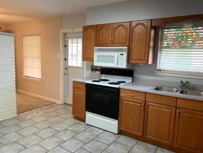 Photo - Lovely 3 bedroom 2 bath home