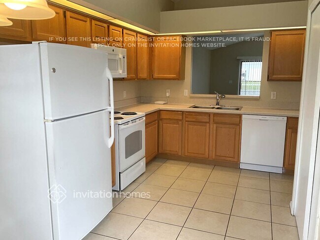 Photo - 611 Moss Park Ct