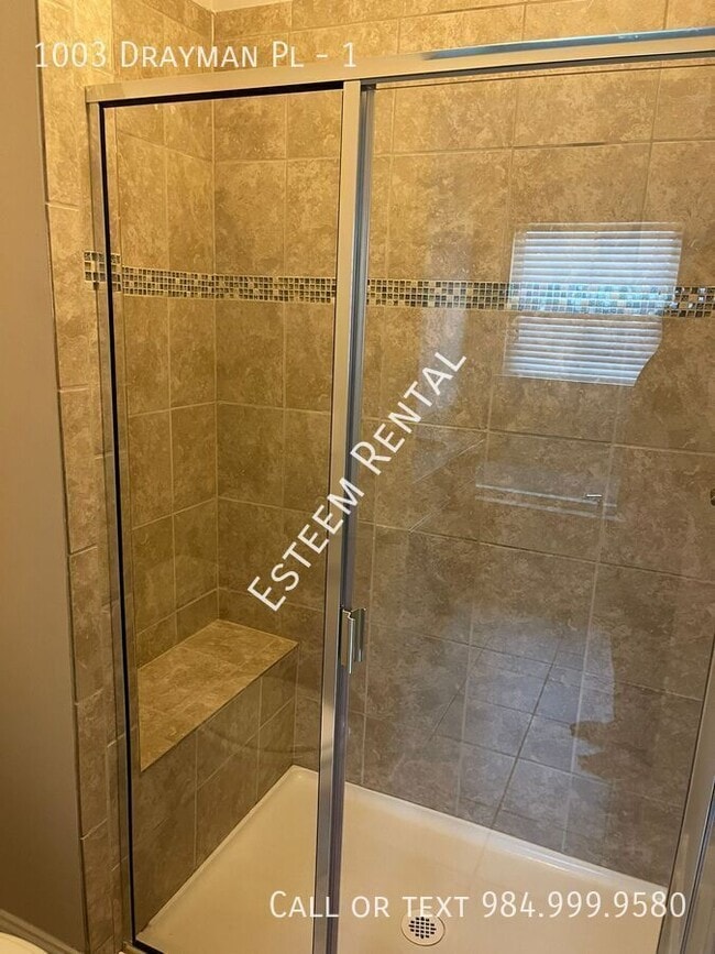 Photo - 1003 Drayman Pl