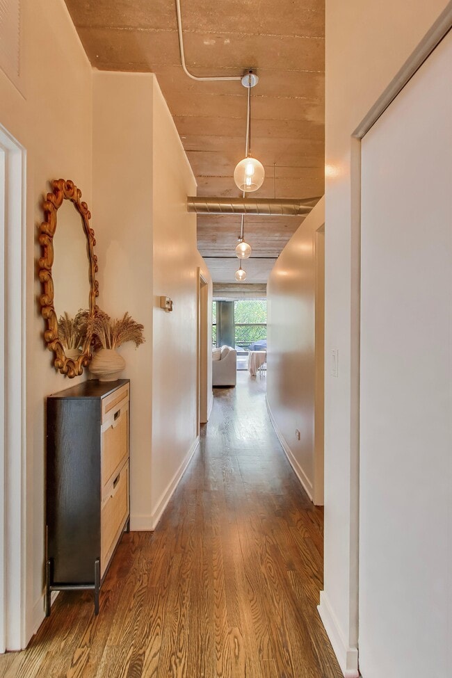 Photo - 1111 W 15th St