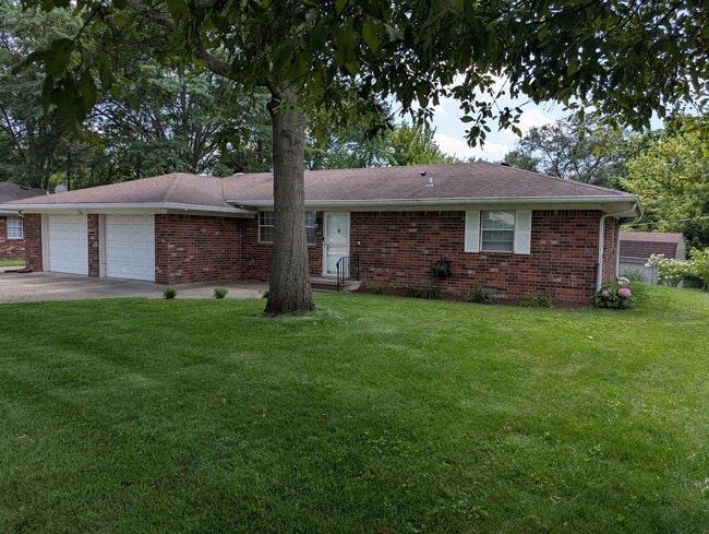 Building Photo - 408 Hopkins Rd