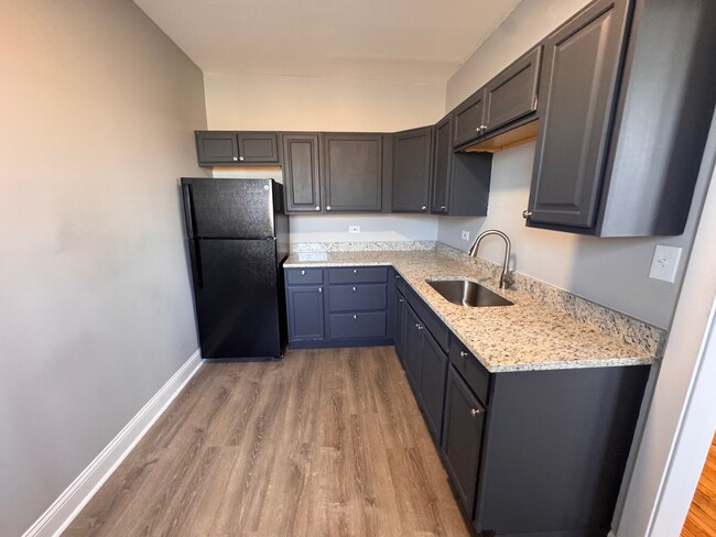 Photo - 652-658 E 81st St Unit 656-3
