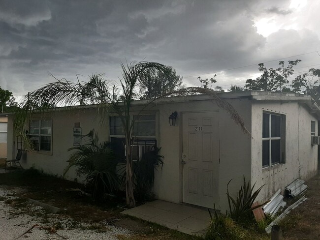 Building Photo - 2170-2172 Davis Court Unit 2170 Davis Court