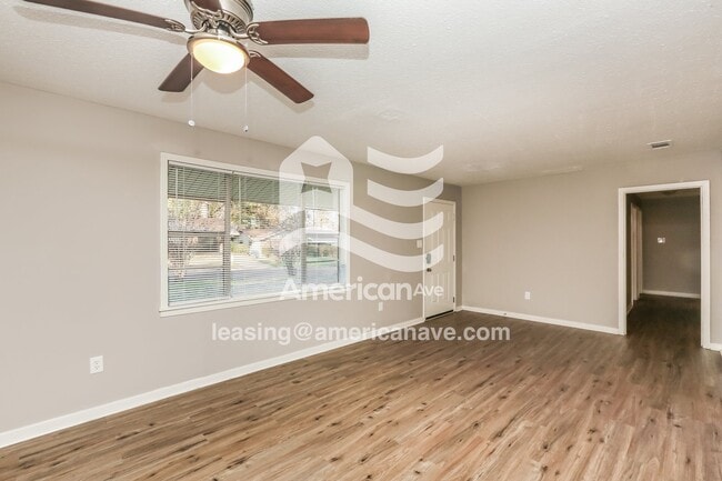 Photo - 1665 Aurora St